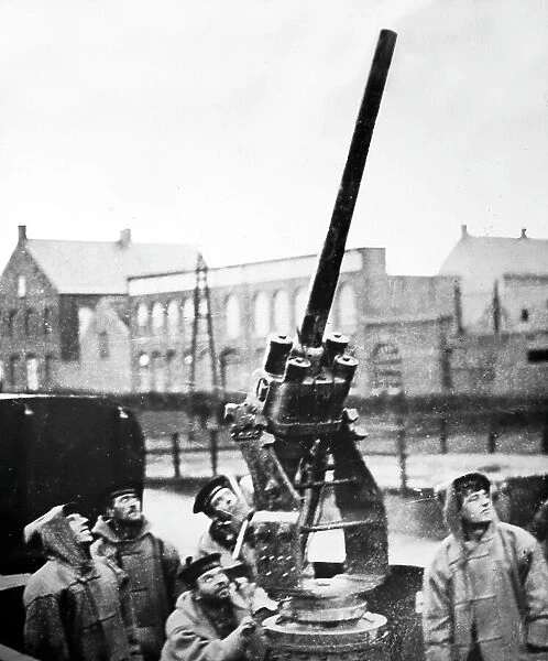 Anti aircraft gun protecting London during WW1