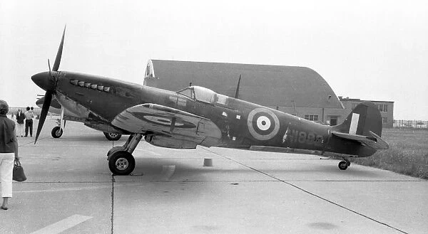Supermarine Spitfire LF Mk. IXc N1882