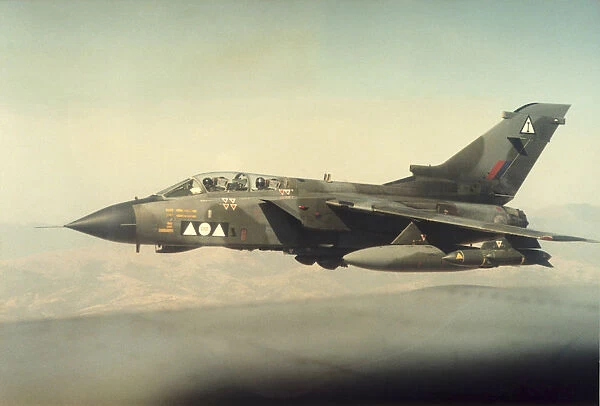Uk Royal Airforce 2 Squadron Panavia Tornado Ids Gr-1 Ai?
