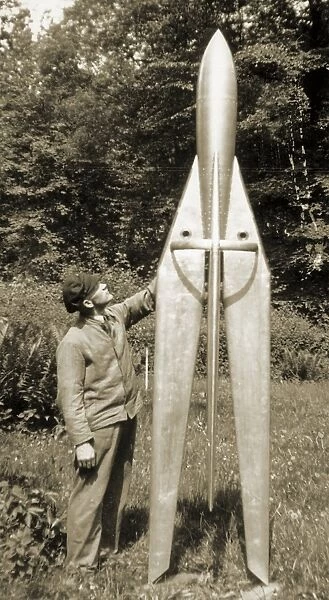 Tiling rocket, 1932
