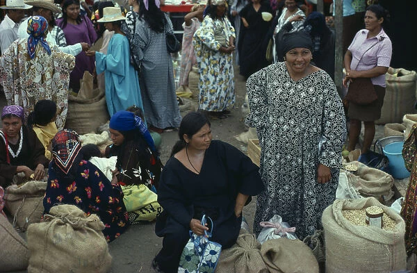 20087168. VENEZUELA Zulia Province Paraguaipoa Guajiro Indian women at street market