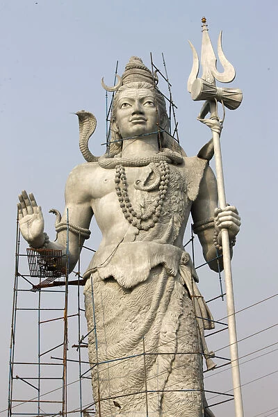 Tall Shiva sculpture in Hardwar