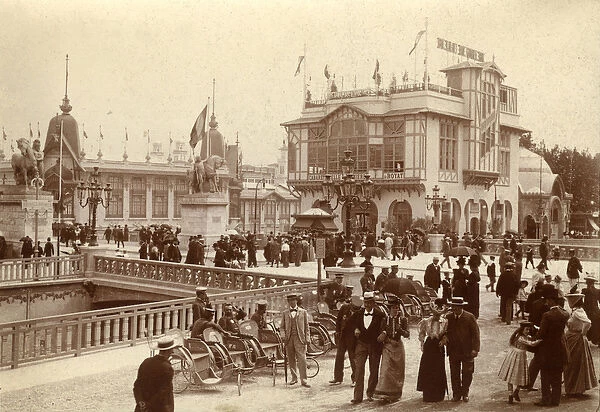 France, Ile-de-France, Paris (75): April 1900, universal exhibition - in the foreground