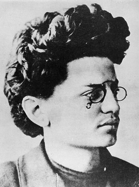Leon Trotsky as a young student (b  /  w photo)