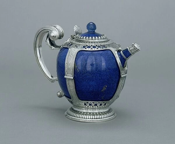 Mounted teapot