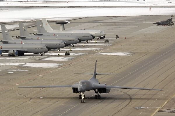 A B-1B Lancer arrives at Eielson Air Force Base