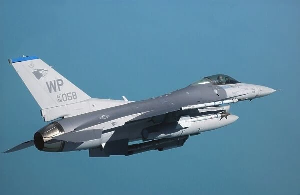 An F-16 Fighting Falcon in flight