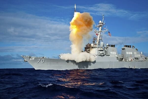 Guided missile destroyer USS Hopper launches a RIM-161 Standard Missile