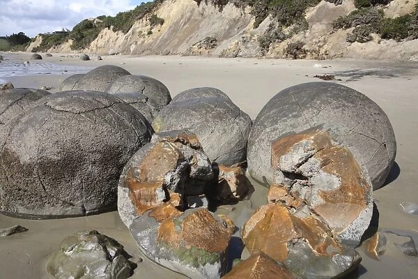 Moeraki Boulders, Koekohe Beach, New Zealand