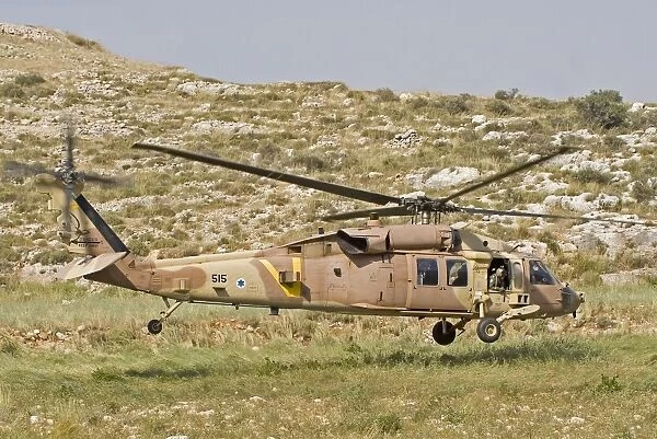 A UH-60L Yanshuf helicopter of the Israeli Air Force
