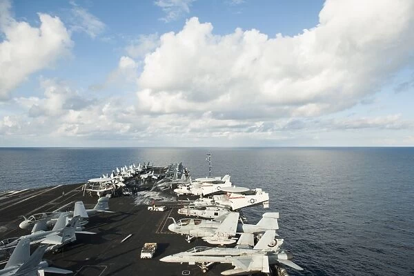 USS Nimitz transits the South China Sea