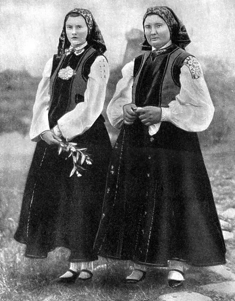 Latvian women in traditional costume, 1936