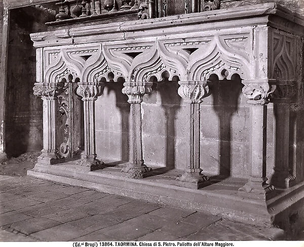 High altar, in the Church of San Pietro, in Taormina