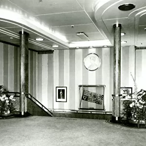 Cunard White Star, RMS Queen Mary, Entrance Hall
