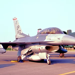 General Dynamics F-16D Fighting Falcon 85-1572