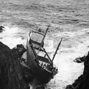 Nefeli wrecked at Dollar Cove, Lands End