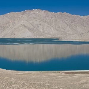Turquoise Bulunkul lake, Bulunkul, Tajikistan, Central Asia, Asia