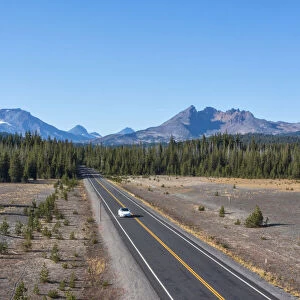 USA, Oregon, Bend, Cascade Lakes Highway, Tesla