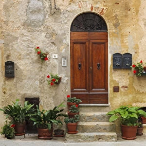 Europe, Italy, Pienza. House door. Credit as: Jim Nilsen / Jaynes Gallery / DanitaDelimont