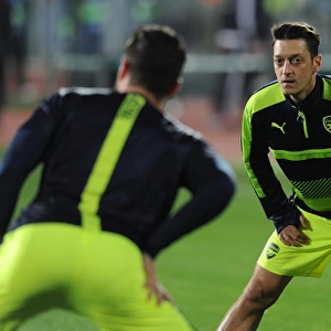 Mesut Ozil Warming Up: Arsenal FC vs. PFC Ludogorets Razgrad, UEFA Champions League, Sofia, Bulgaria, 2016