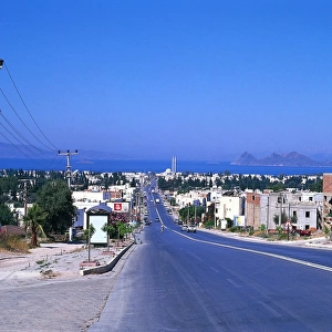 Turkey, Aegean Region, Bodrum Peninsula, Turgutreis, straight road leading through town towards harbour