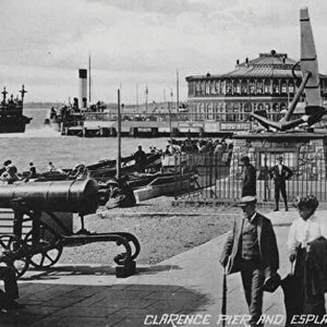 Clarence Pier and Esplanade, Southsea (b / w photo)
