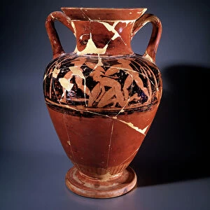 Etruscan civilization: red figure amphora depicting a naked warrior on his knees