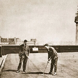 Golf practice for office workers on the roof of Adelaide House