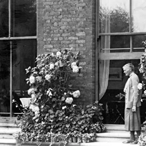 Gulielma Lister at her home, Sycamore House, Leytonstone, c. 1930 (b / w photo)