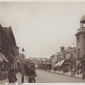 Harrow, Station Road, with Coliseum Cinema (b / w photo)