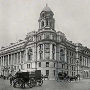 London: War Office, Whitehall (b / w photo)