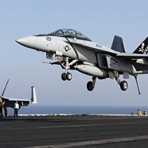 An F / A-18F Super Hornet prepares for landing aboard USS Dwight D. Eisenhower