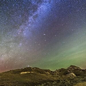 The northern autumn stars and constellations rising over Dinosaur Provincial Park