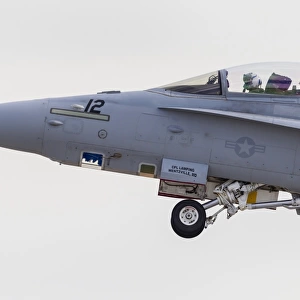A reconnaisance equipped F / A-18D of the U. S. Marine Corps