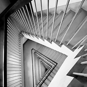 Triangular spiral staircase