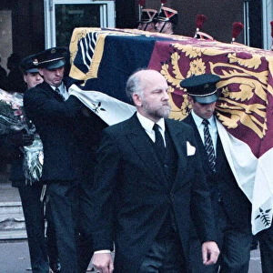 DIANA, PRINCESS OF WALES COFFIN IS CARRIED FROM HOSPITAL, PARIS - AUGUST 1997