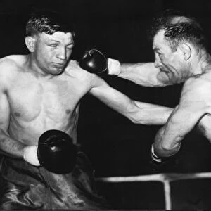 Eddie Thomas Boxer fighting against Michile Palermo