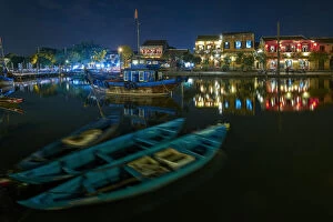 Night view of Thu Bon River