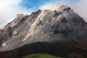 Extrusion lobes on lava dome of Soufriere Hills volcano, Montserrat, Caribbean Extrusion lobes on lava dome of Soufriere Hills volcano, Montserrat, Caribbean